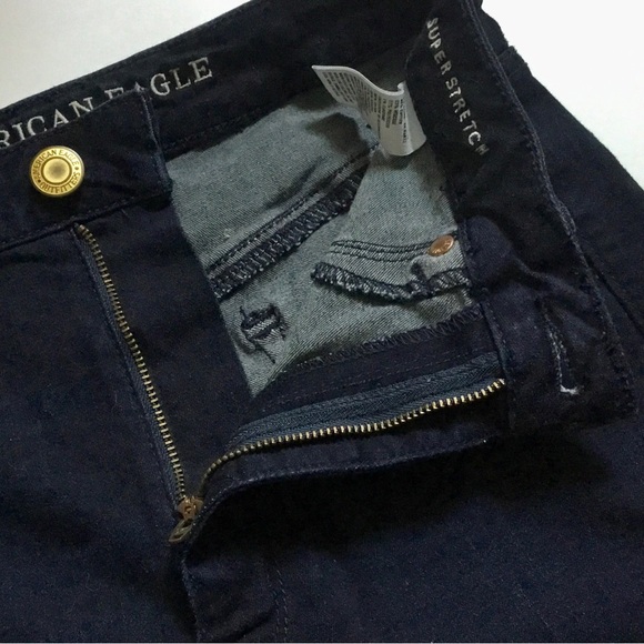 American Eagle Outfitters High-Waisted Cut Off Denim Jean Shorts - Picture 4 of 9